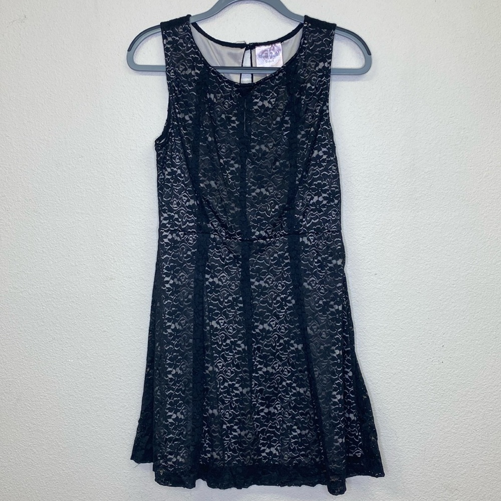 Romeo & Juliet Couture Sleeveless Lace Dress Size Medium